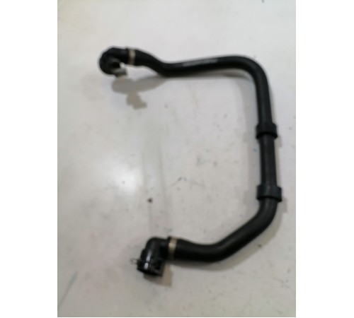 Патрубок системы охлаждения