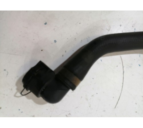 Патрубок системы охлаждения