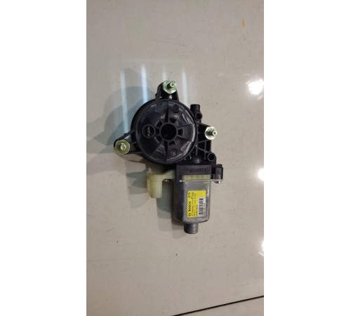 Моторчик стеклоподъемника (передний, правый)