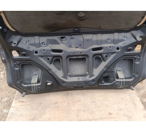 Крышка багажника сс стеклом