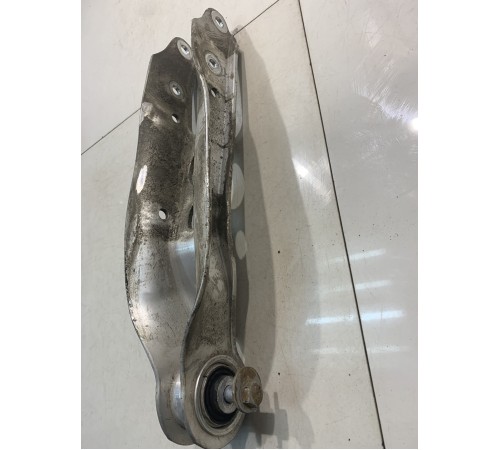 Рычаг подвески (задний, правый, нижний)