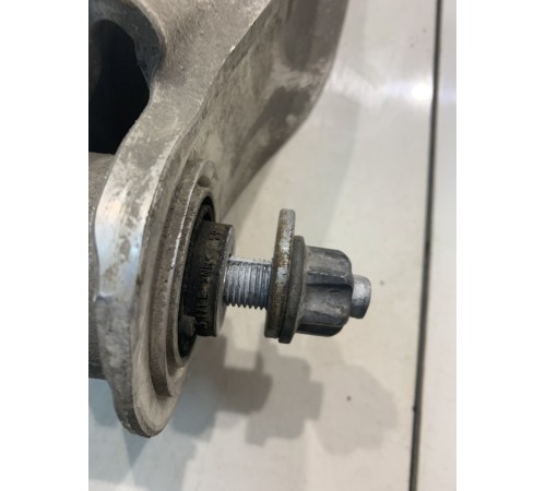 Рычаг подвески (задний, правый, нижний)