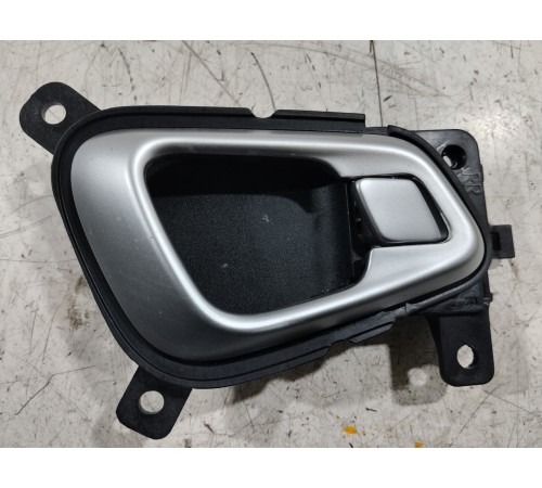 Ручка двери задняя правая внутренняя