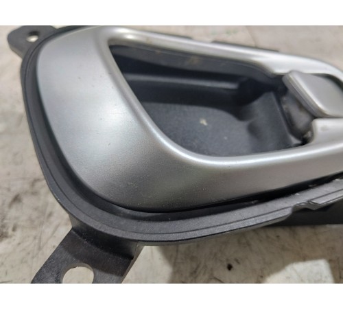 Ручка двери задняя правая внутренняя