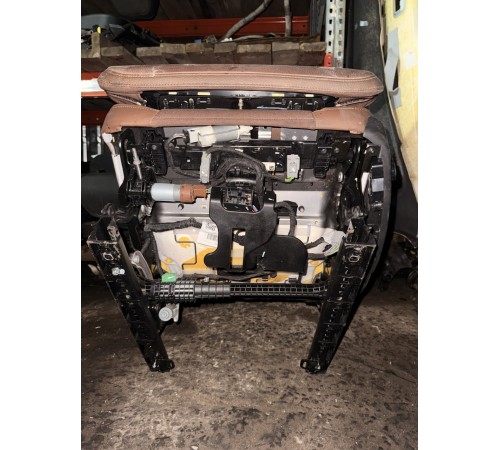 Сиденье переднее левое