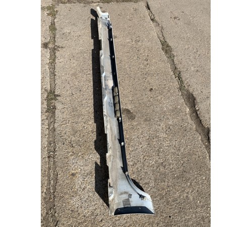 Накладка порога (правая)