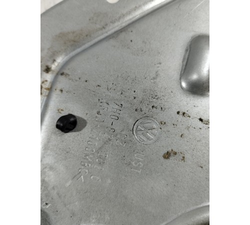 Замок двери задний левый