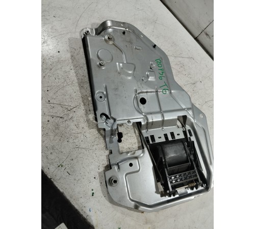 Замок двери задний левый