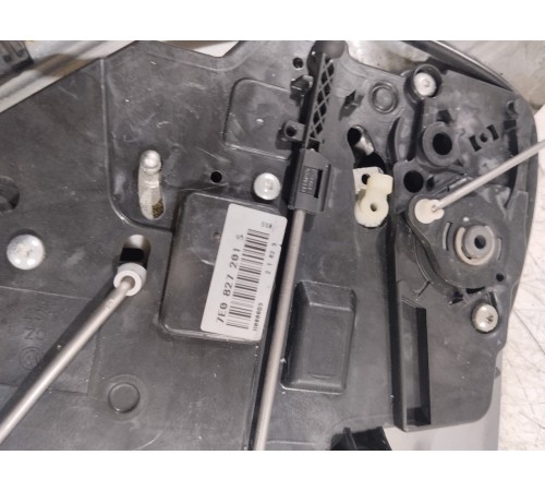 Замок двери задний левый