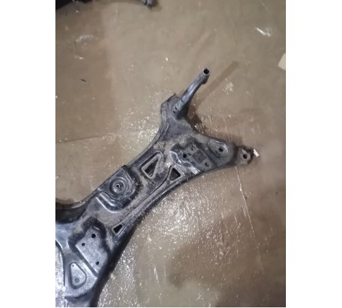 Балка подвески передняя (подрамник)