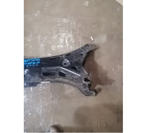 Балка подвески передняя (подрамник)