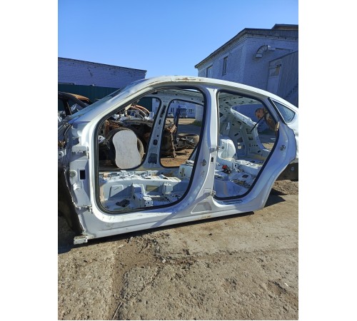 Порог со стойкой левый