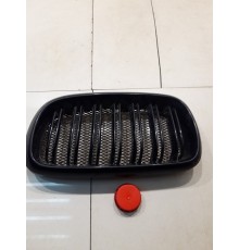 Решетка радиатора правая