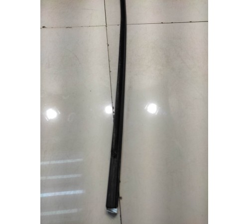 уплотнитель стекла наружний (задний правый)