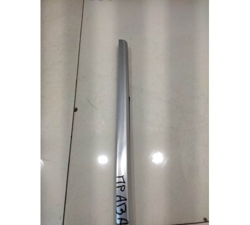 уплотнитель стекла наружний (задний правый)