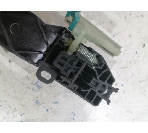 Ручка двери передняя правая внешняя