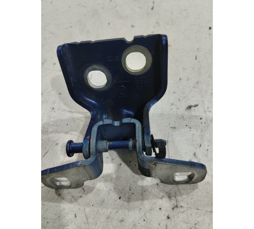 Петля двери(задняя правая нижняя)