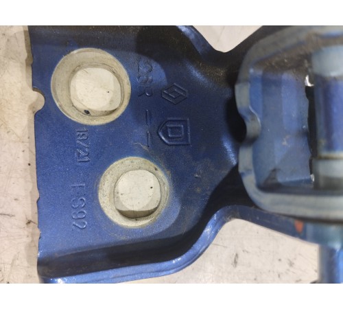 Петля двери(задняя правая нижняя)