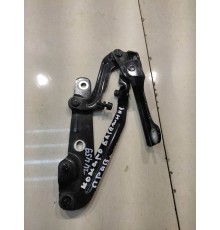 Петля крышки багажника (правая)