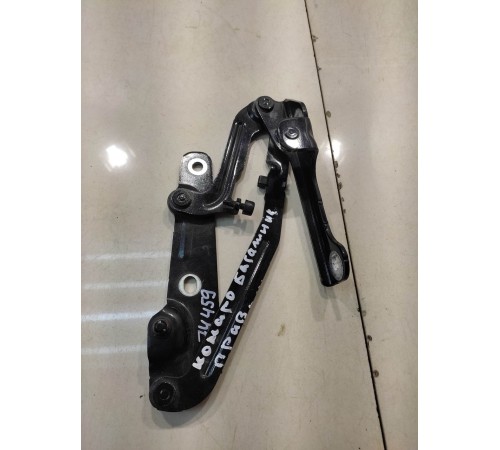 Петля крышки багажника (правая)