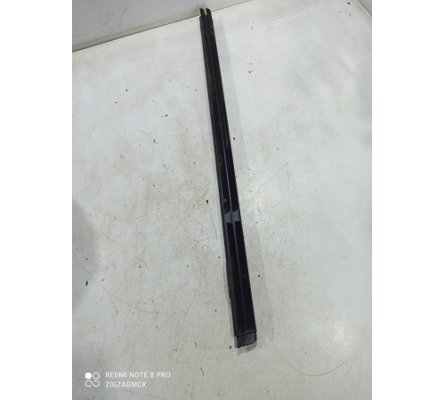 Уплотнитель стекла (задний правый внутренний)