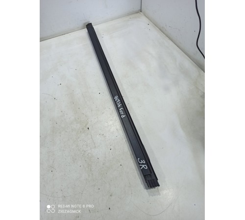 Уплотнитель стекла (задний правый внутренний)