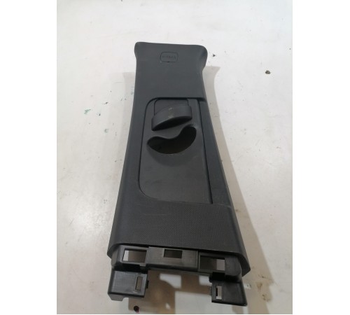 Обшивка центральной стойки левая верхняя