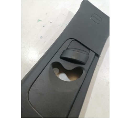 Обшивка центральной стойки левая верхняя