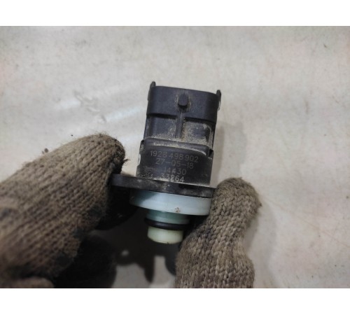 Датчик давления бака мочевины