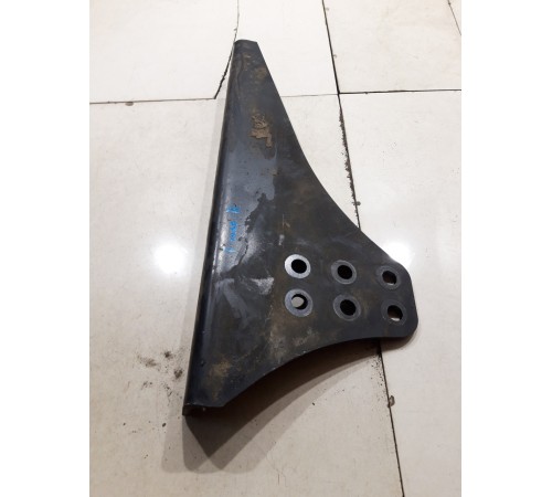 Кронштейн(крепление) рамы правый нижний