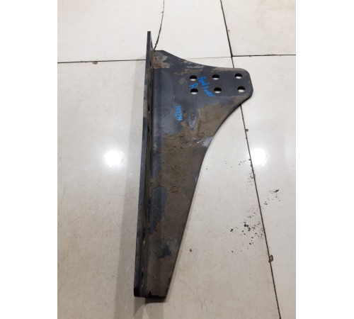 Кронштейн(крепление) рамы правый нижний