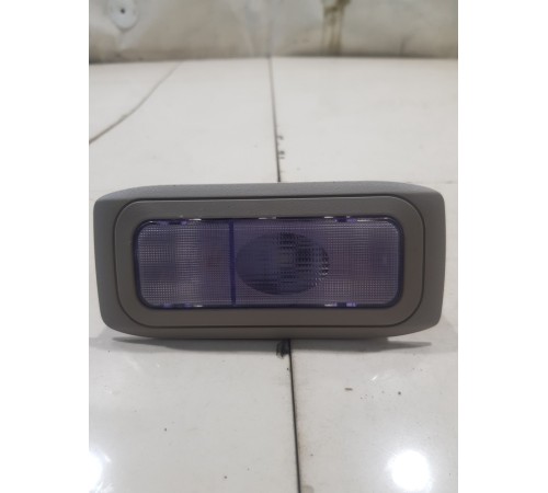 Плафон внутреннего освещения салона правый