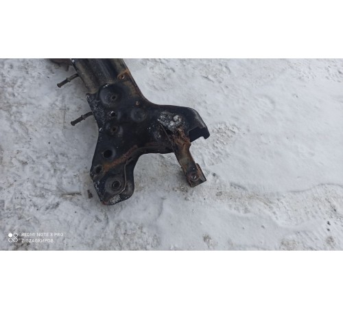 Передняя балка (подрамник)