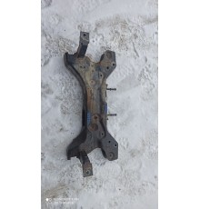 Передняя балка (подрамник)