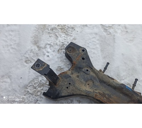 Передняя балка (подрамник)