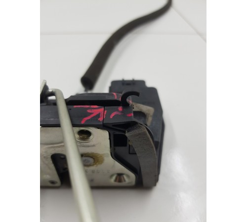 Замок двери передний левый