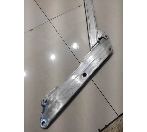 Усилитель передний растяжка щита