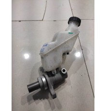 Главный тормозной цилиндр с бачком