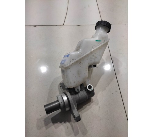 Главный тормозной цилиндр с бачком