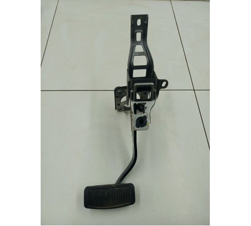 Педаль тормоза