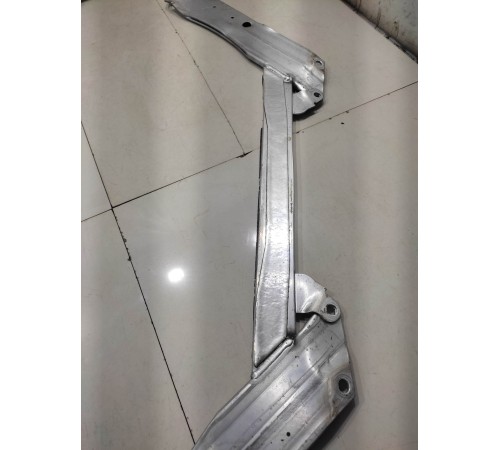 Усилитель передний растяжка щита