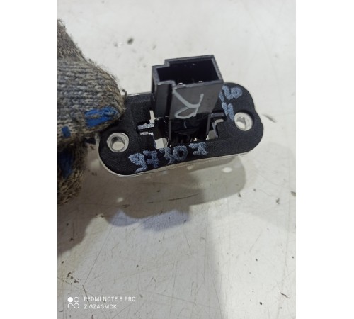 Плафон подсветки номера правый