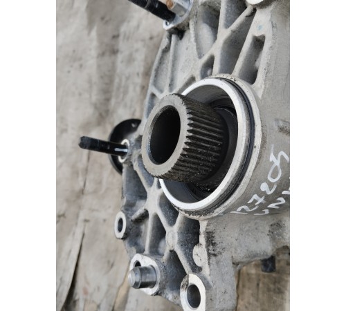 Раздаточная коробка передняя