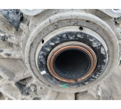 Раздаточная коробка передняя