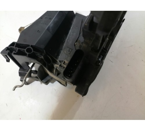 Замок двери передний левый