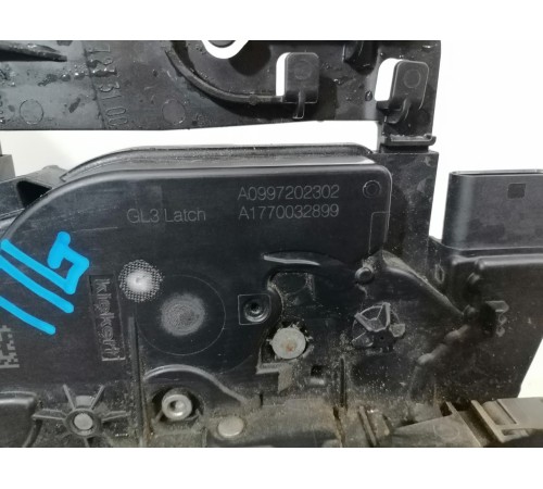 Замок двери передний левый