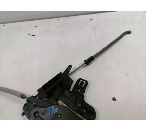 Замок двери передний левый