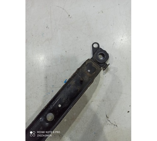 Кронштейн топливного бака