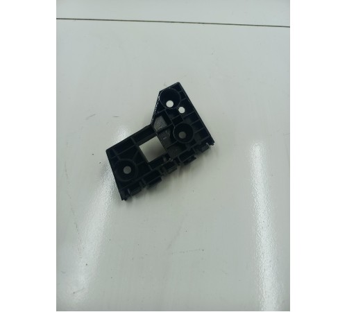 Кронштейн переднего бампера левый