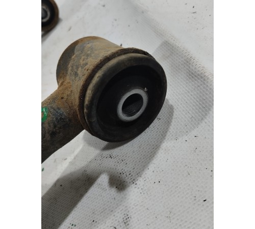 Рычаг подвески передний левый верхний